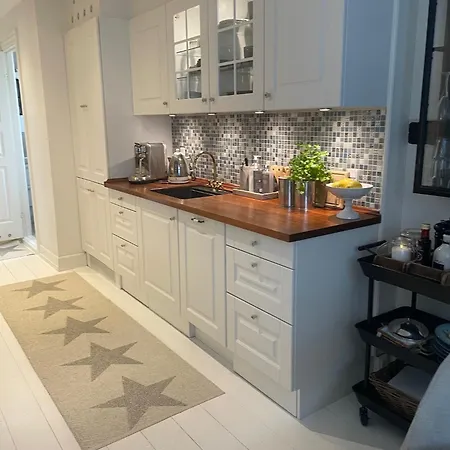 Cozy In The Center Of *