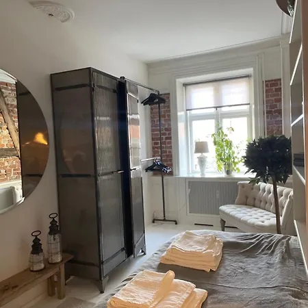 Cozy In The Center Of *